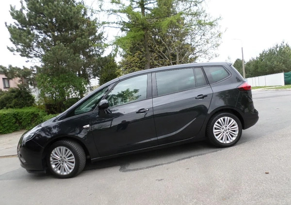 Opel Zafira cena 42900 przebieg: 159000, rok produkcji 2016 z Radom małe 781